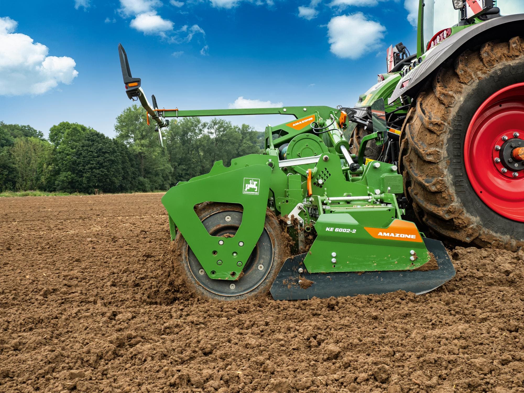 AMAZONE KE6002-2-400 rotary harrow on soil