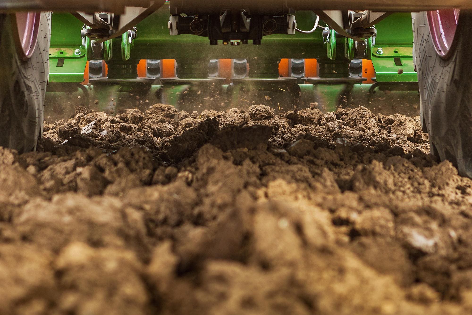 ACTIVE TILLAGE EQUIPMENT