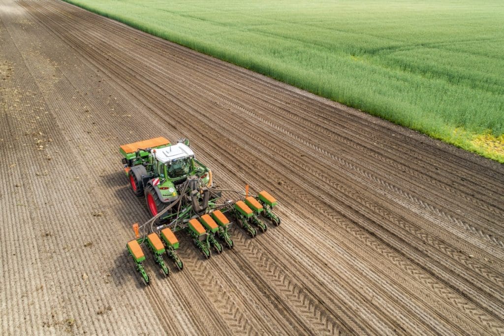 dev-landpowerweb.azurewebsites.netprecea zoomed out getting towed by a fendt tractor