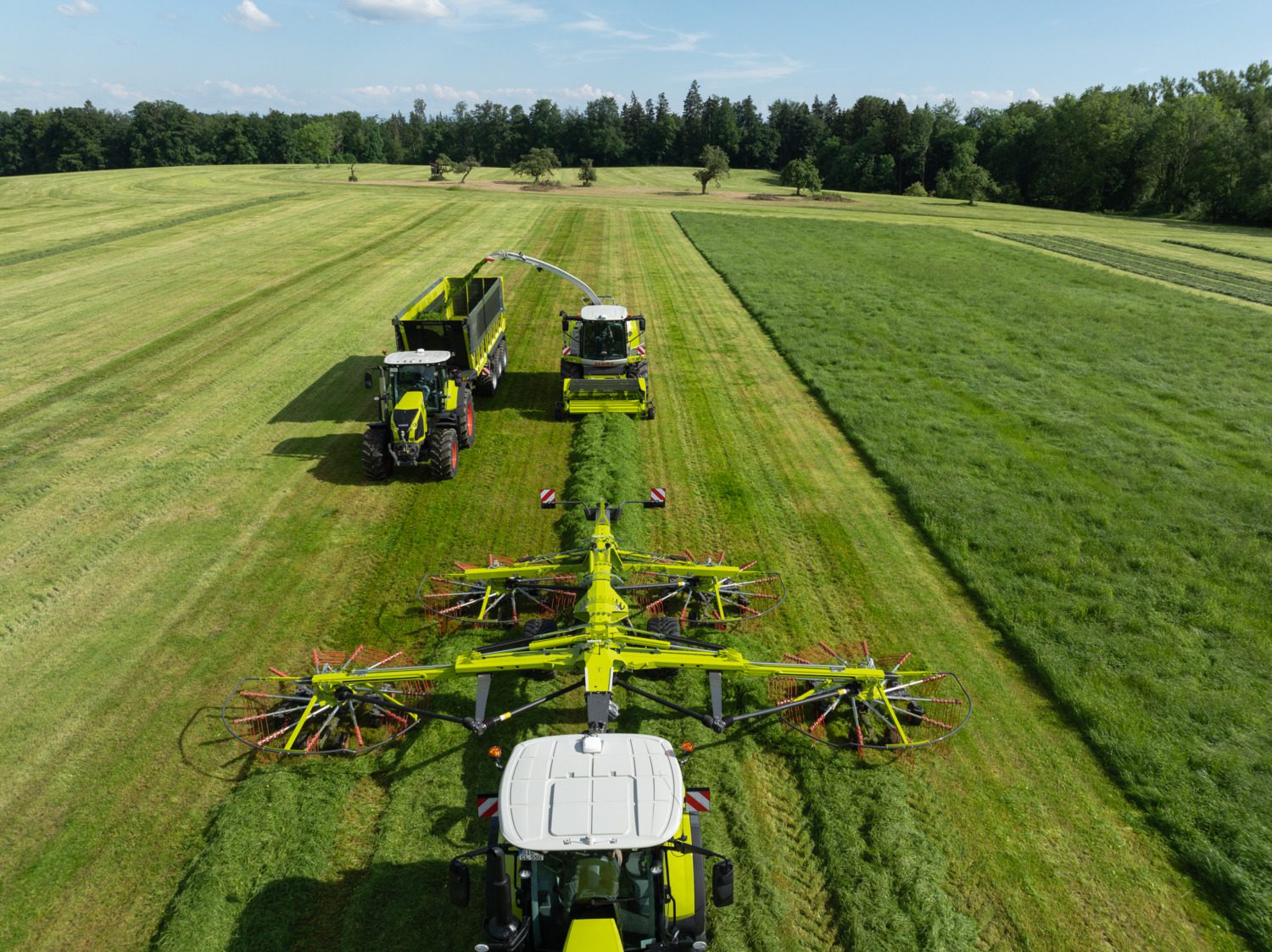 top view of the claas greenline machines doing silage production