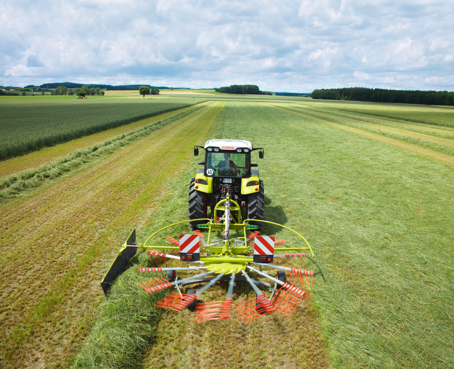 CLAAS LINER Single-Rotor Rake